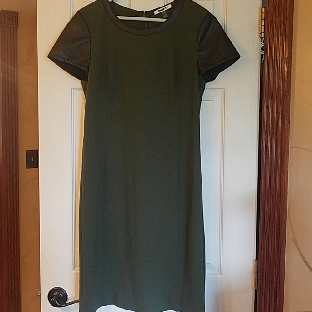 DKNYC hunter green fall/winter dress
